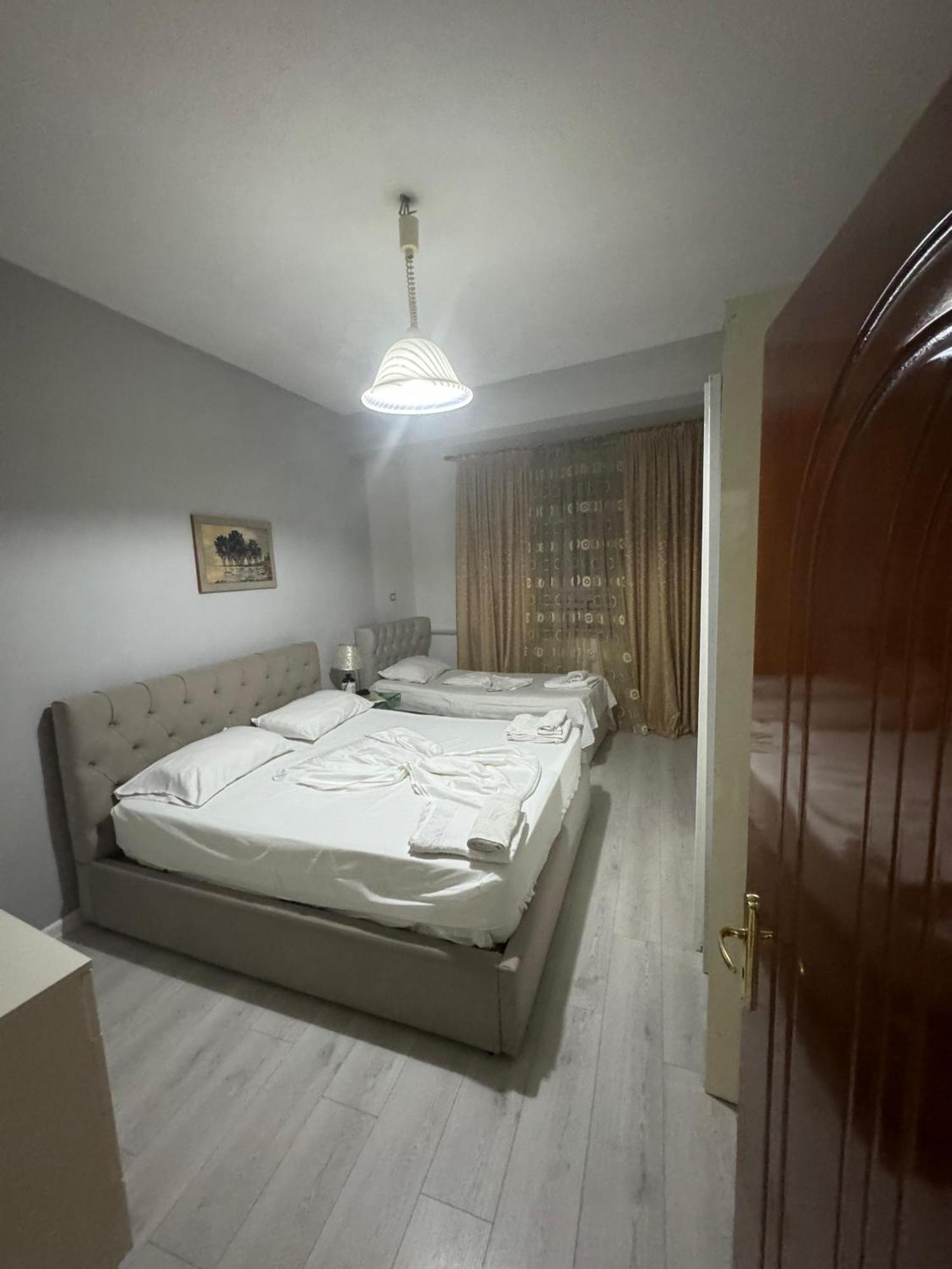 Center Of Tirana Apartment Luaran gambar