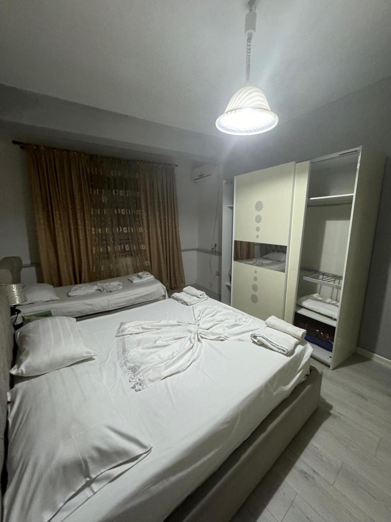 Center Of Tirana Apartment Luaran gambar