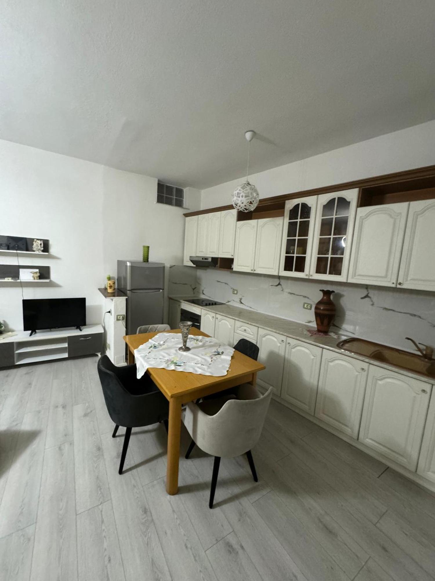 Center Of Tirana Apartment Luaran gambar